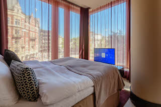 Copyright: : all rights bed in room spacious king